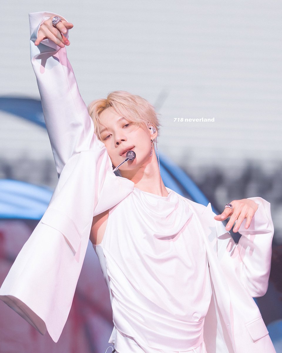 718neverland tweet media