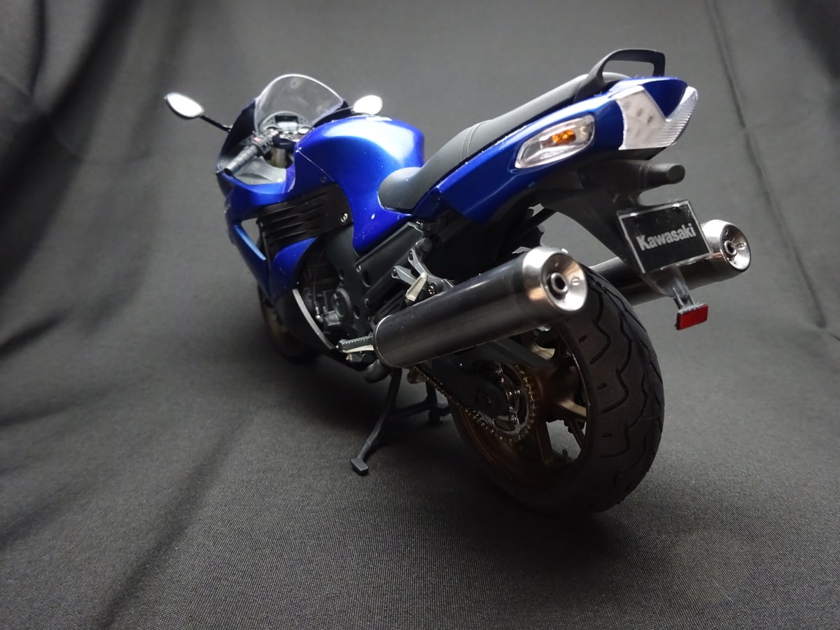 9fUM8tZL9WczczB's tweet image. #plasticmodel #scalemodel #motorcycle #プラモデル #プラモ #バイク #バイクモデル #タミヤ #TAMIYA #112scale #KawasakiI #カワサキ #ZZR1400 #欧州モデル #バイクプラモ盛上げ隊 #バイクプラモ盛り上げ隊