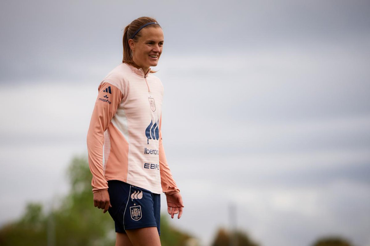 T̶r̶a̶b̶a̶j̶o̶ ̶e̶n̶ ̶L̶a̶s̶ ̶R̶o̶z̶a̶s̶.̶

🔜 𝗩𝗶𝗮𝗷𝗲 𝗮 𝗜𝗻𝗴𝗹𝗮𝘁𝗲𝗿𝗿𝗮.

#FIFAWWC | #JugarLucharYGanar