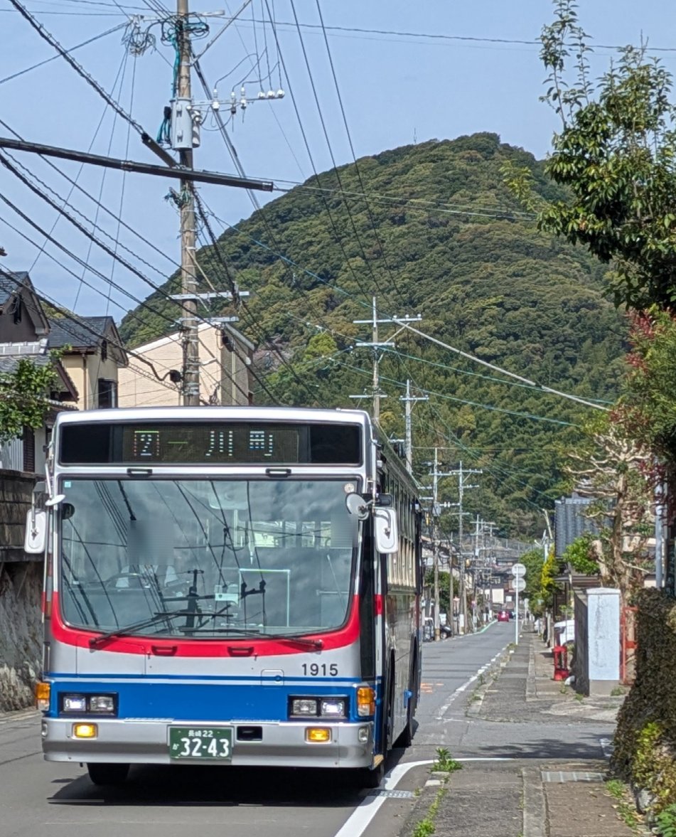 2BZLxKe8cmHwETF's tweet photo. 今日は推しさんが応援で他営業所の管轄を走っておられました😊
しかも地元を😭
それだけで、もう感無量です😭😭😭😭😭
今回も皆で各々の構図で撮りよったけど笑
推しさんも皆も楽しく過ごせたみたいなんで良しですな😁
皆さんお疲れ様でした😊
今度は担当車で地元を走ってもらわんば😤 https://t.co/sp4yTJaRGH