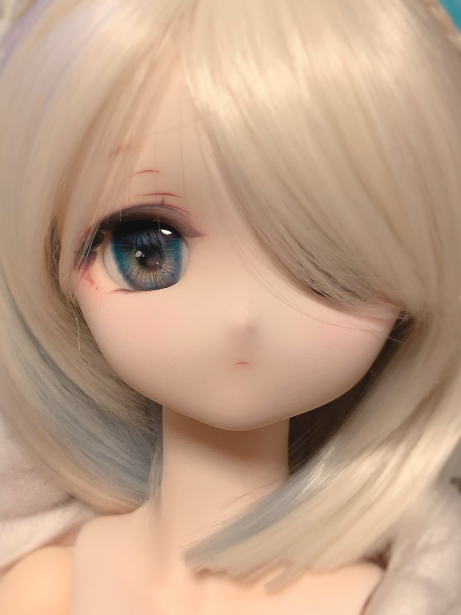 ddh＋DBC！
気になってた首の色を調整したのはいいけど首がぐらぐらなのどうしよ〜😭

お披露目までもう少し