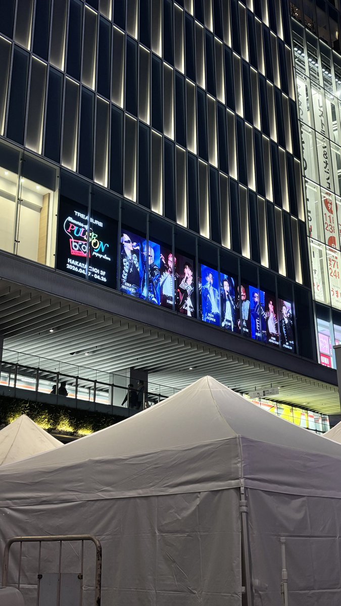 リーさん tweet media