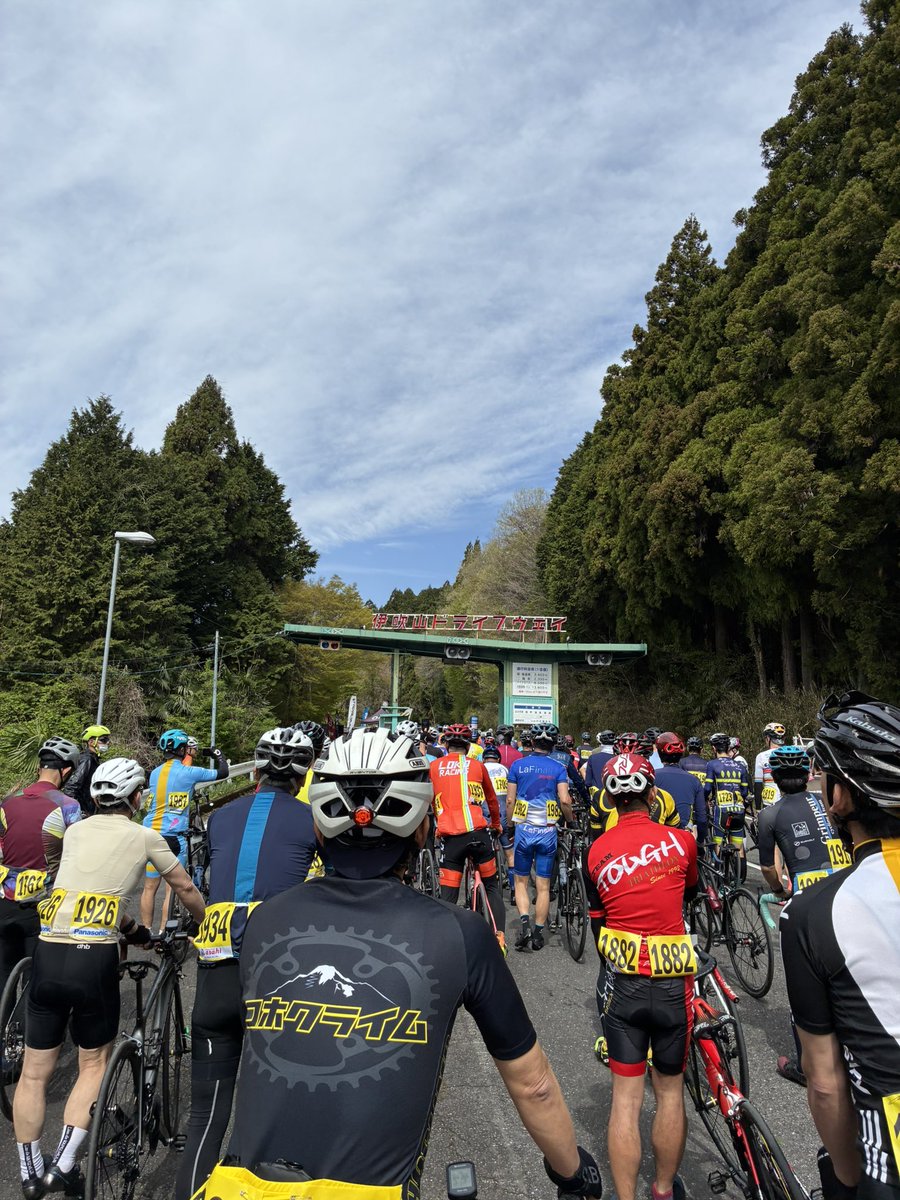 トシch tweet media