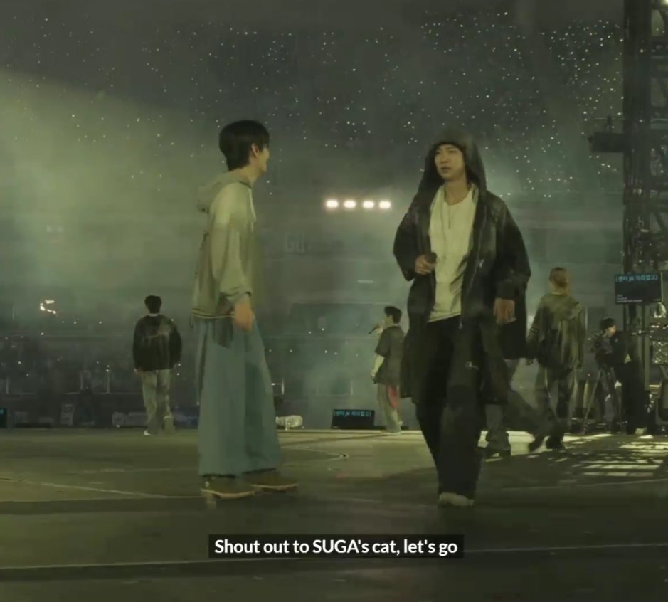 🐨: Shout out to Yoongi hyung's cat, let's go
🐰: tang tang tang
🐱: 😸😸😸😸