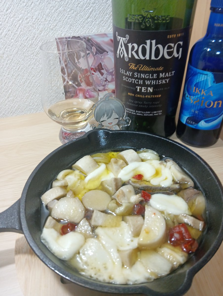 heihei930423's tweet photo. #エリンギとさけるチーズのアヒージョ
#ぐりウィークもうすぐ
アードベッグとアヒージョは合う。
セッションは注目されて欲しくない

ラガヴーリン16年そんなに美味いのか・・本気で緊縮財政に移行し��いとマズイのに。
おのれ、写真とウイスキーにちょっとだけ詳しいおっさんVtuberめ。 https://t.co/y9hVjH2433