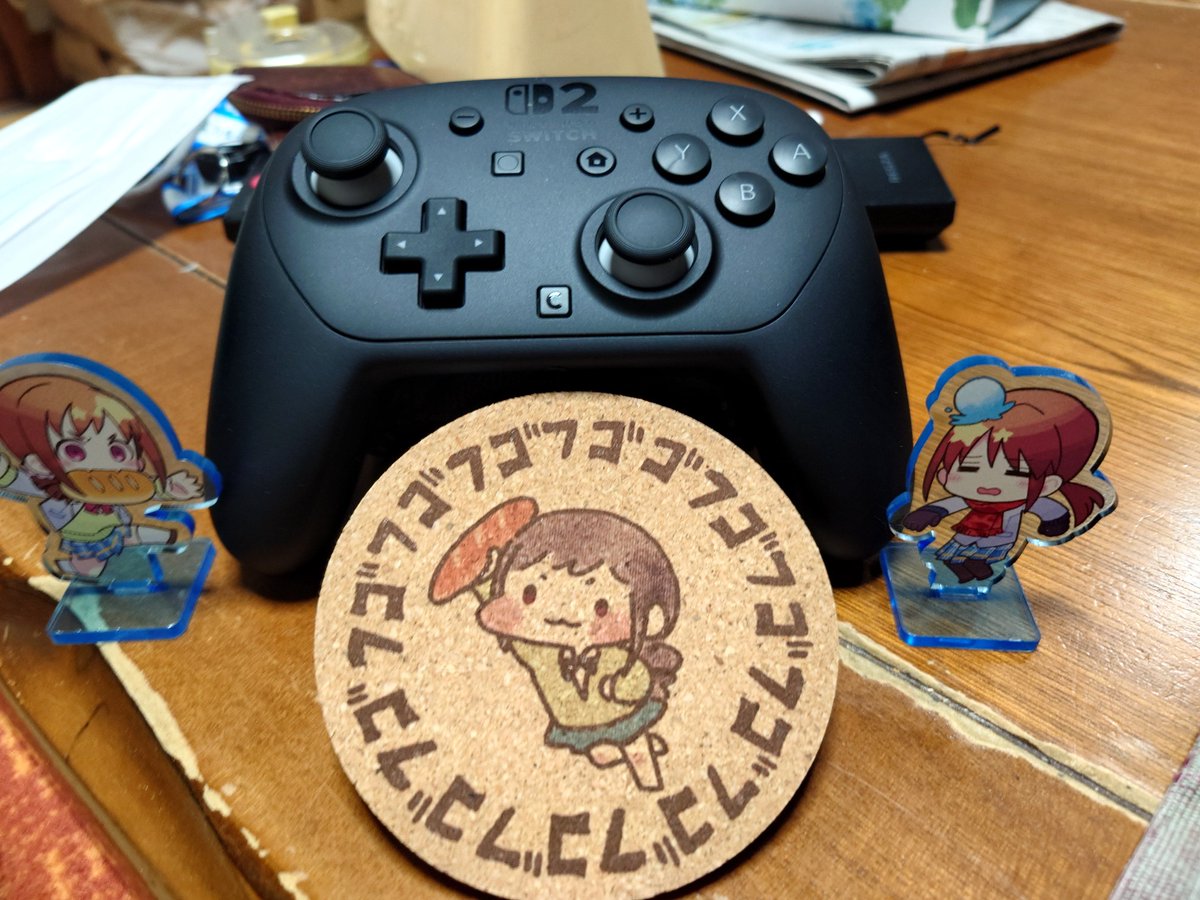 コントローラー

てなわけでプロコン2初使用(･ω･)
プロコンより一回り小さくなった？

そして(使わないとはいえ)下位互換性無いのは知らなかった(･ω･ω･)