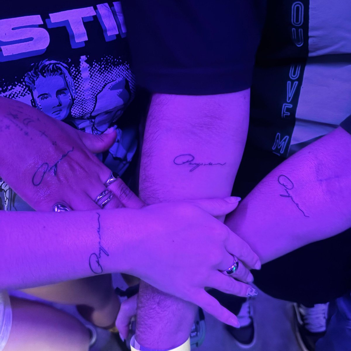 akire BIEBERCHELLA tweet media