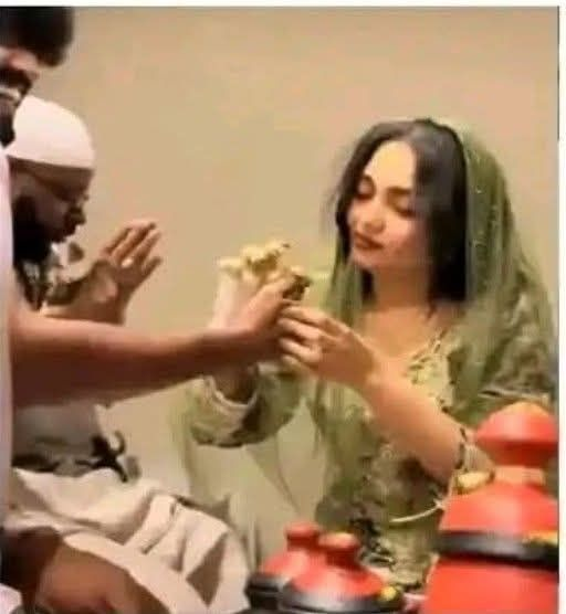 كوميكسات tweet media