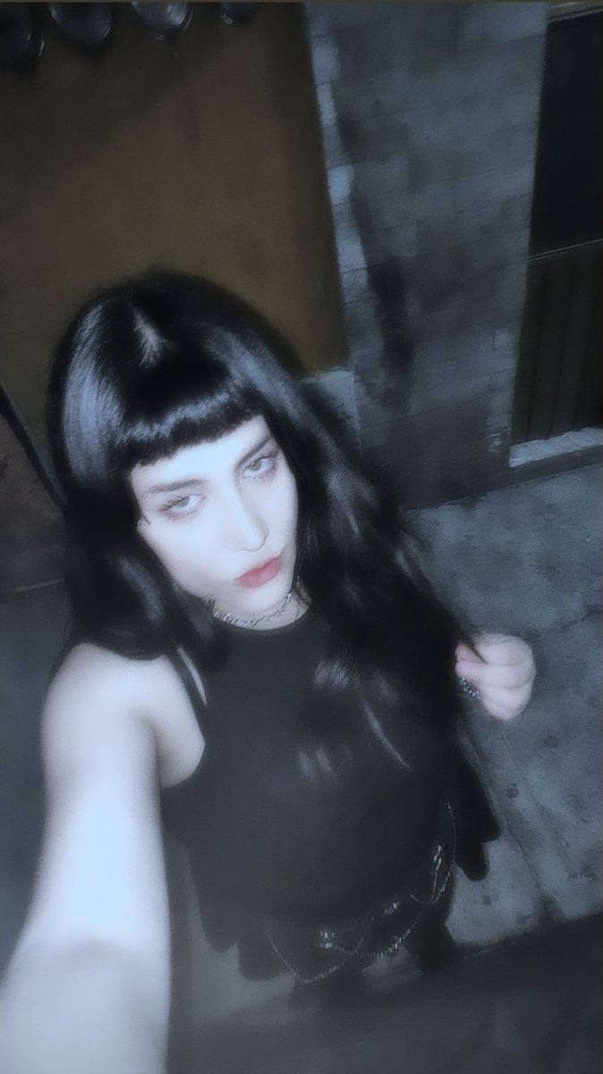 groupielove tweet media