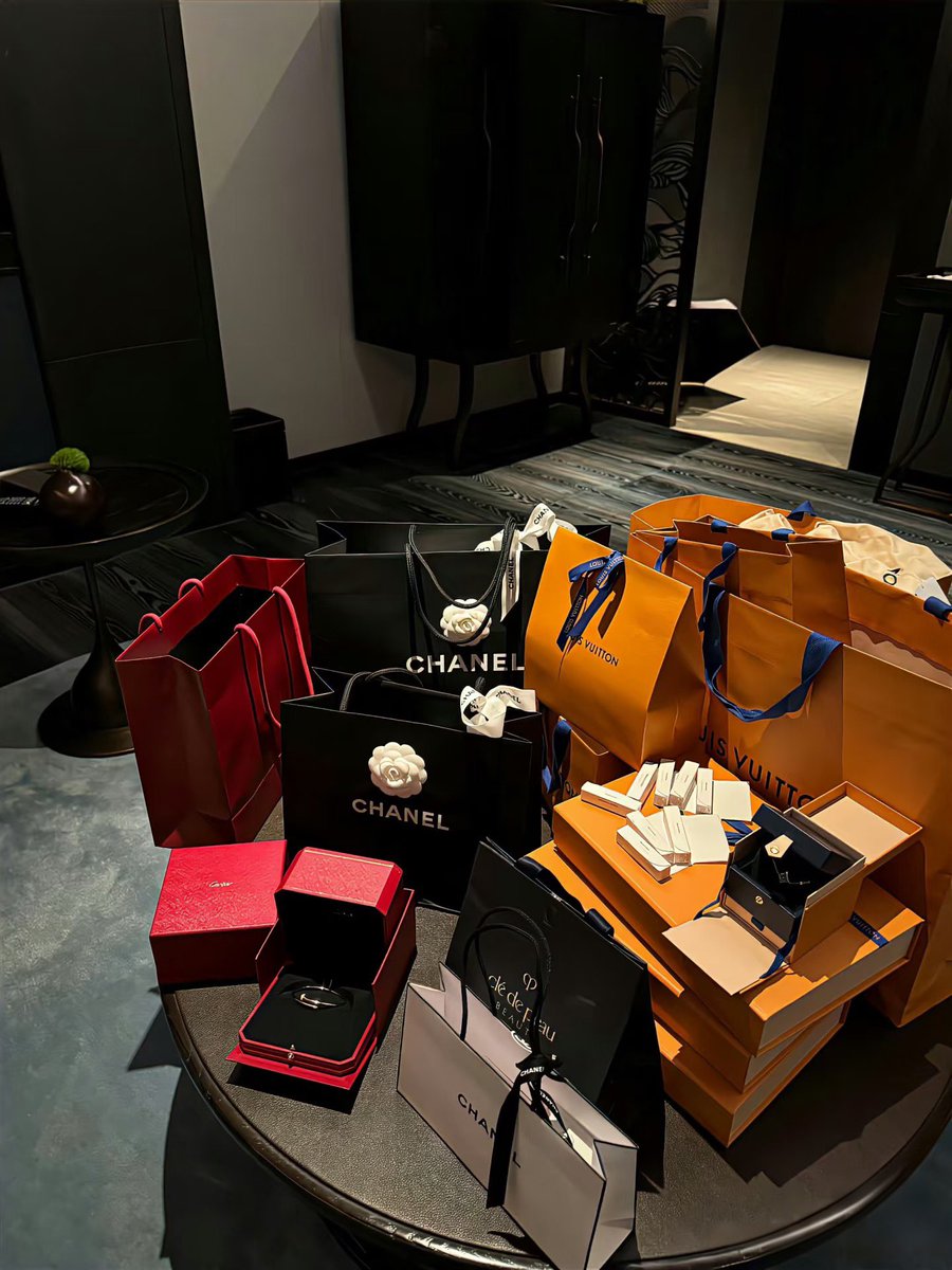 Victoria S tweet media