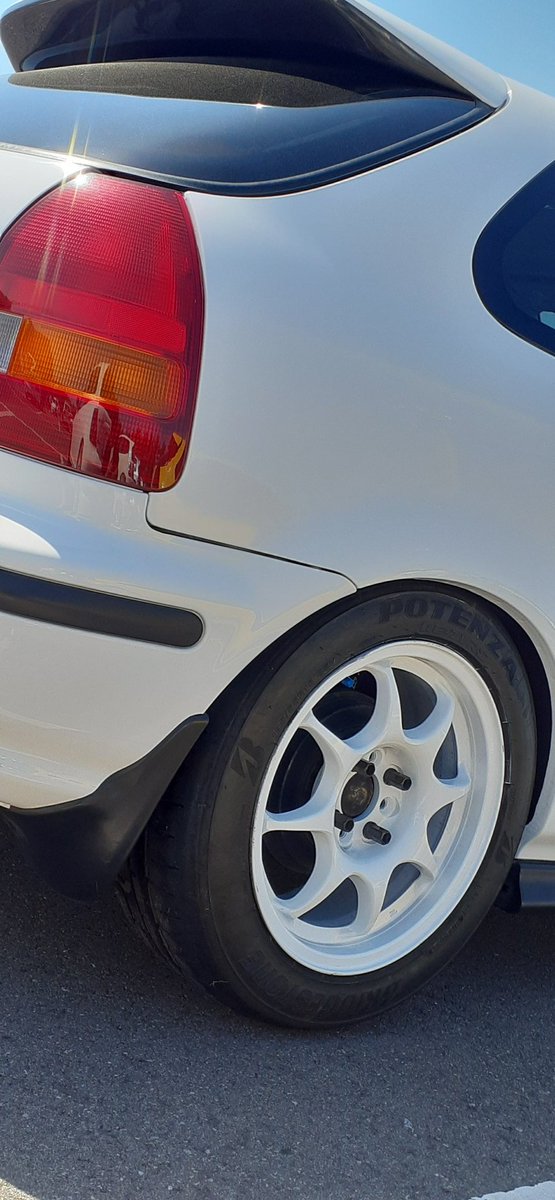cecily_doldol's tweet image. #シビック千葉オフで会いましょう
#CCO
このサイズのホイールとホンダ車特有のナチュラルなリアキャンバーに貫通ロングナットからしか得られない栄養は存在しますわね、たまらねえですわ
