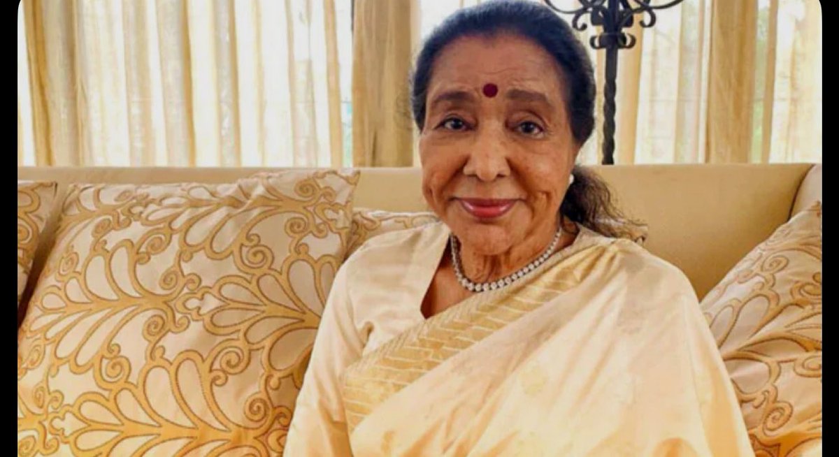 AjiTPatiL0902's tweet photo. Today we mourn the legendary Asha Bhosle, who passed away at 92. Her versatile voice defined eras of Indian music. A golden era ends. Rest in peace.

Pride of Maharashtra ❤️

#ashabhosle #aashabhosale #ashabhosale #aasha 
#latamangeshkar #bhosale 
#aashaji https://t.co/7IX5xJUiBu