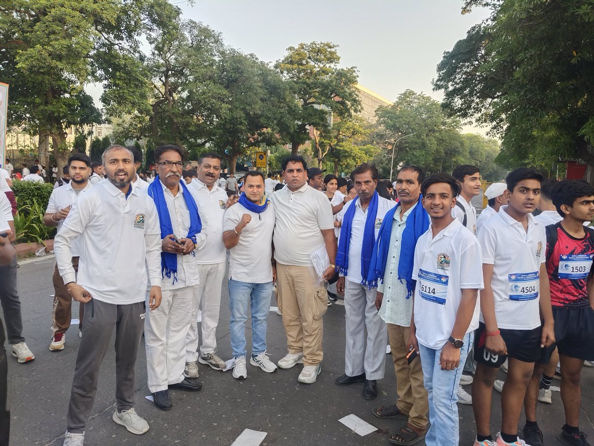 SumeshParcha's tweet photo. दिल्ली मंडी हाउस से 26 अलीपुर रोड।  कांग्रेस पार्टी के अनुसूचित जाति विभाग द्वारा आयोजित "मैं भी अंबेडकर" मैराथन मे Rahul Gandhi जी ने तिरंगा दिखाकर शुरुआत की।

जय भीम, जय संविधान, जय कांग्रेस  

सुमेश पारचा 
किराड़ी जिलाध्यक्ष 
अनुसूचित जाति विभाग दिल्ली https://t.co/z2FkrXRXro