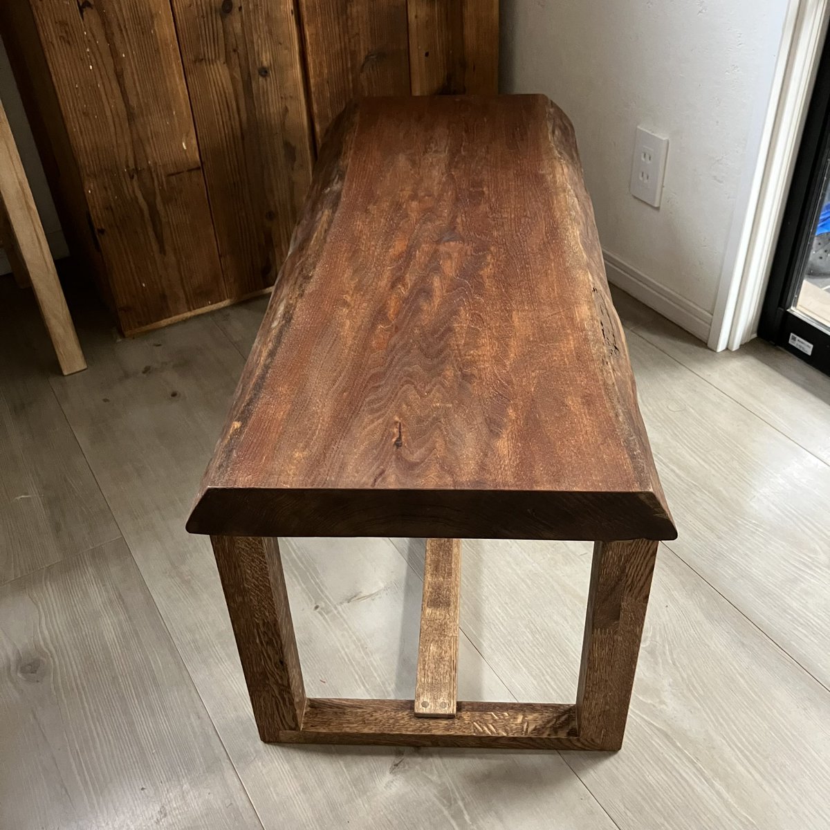 emu_furniture's tweet image. minneで桜の一枚板のローテーブルを出品いたしました(^-^)

先週行った公演の桜も綺麗でした🌸🐶🐱

#DIY
#ハンドメイド
#マルプー
#猫