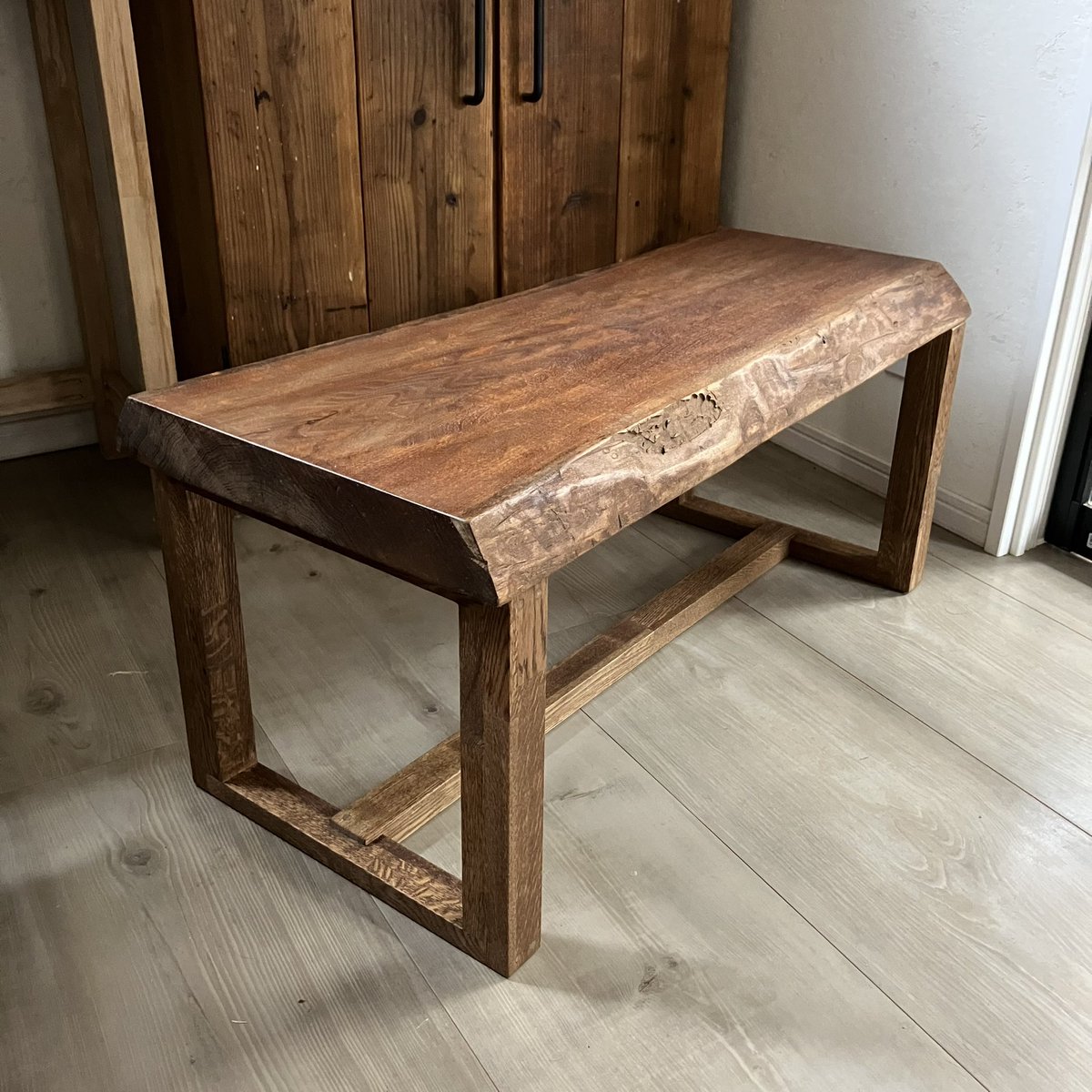 emu_furniture's tweet image. minneで桜の一枚板のローテーブルを出品いたしました(^-^)

先週行った公演の桜も綺麗でした🌸🐶🐱

#DIY
#ハンドメイド
#マルプー
#猫