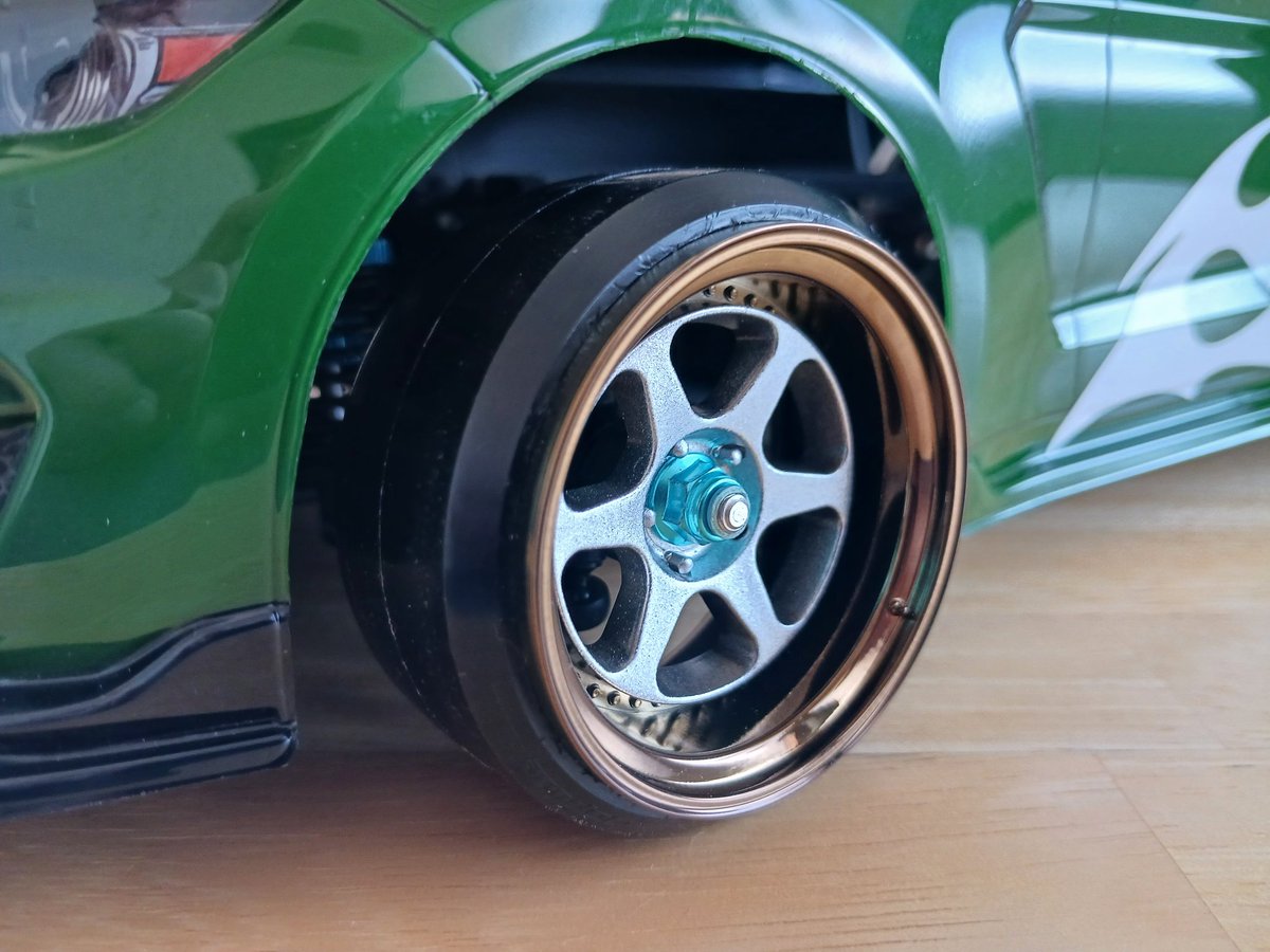 よこさん tweet media