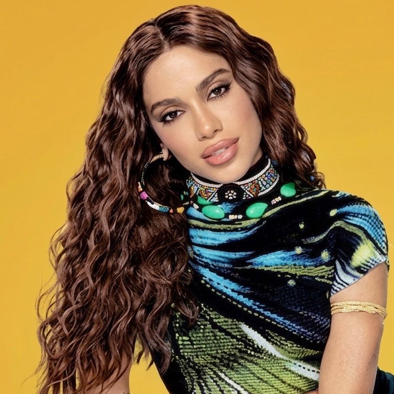 Fonte Anitta tweet media