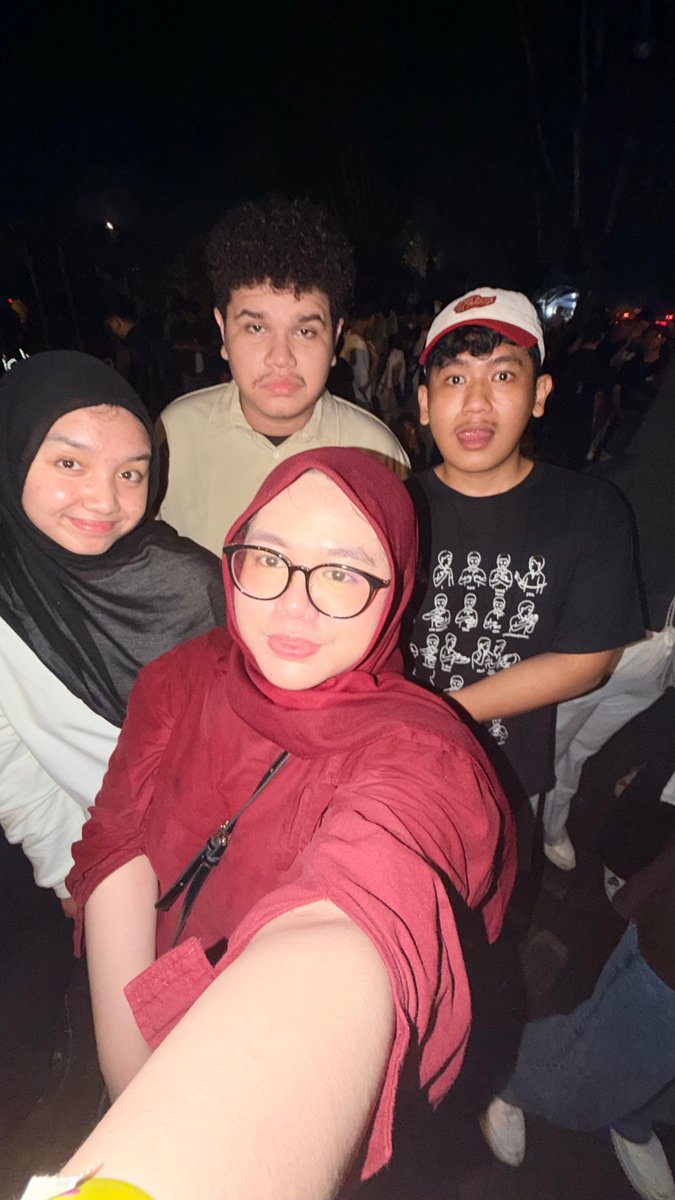 malam hari tweet media