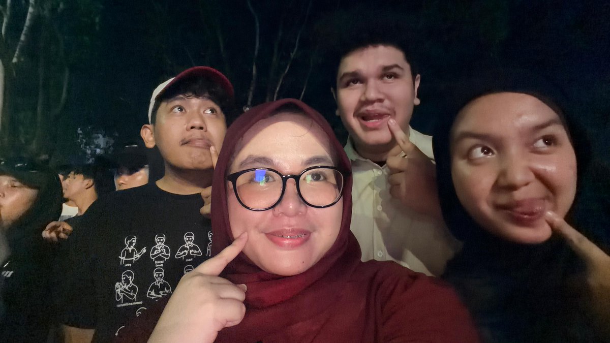 malam hari tweet media