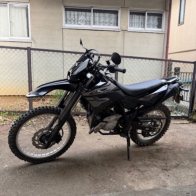 takajix0630's tweet image. 帰着。
慣らし終了。1,1000rpmまで回したった笑
1万回転前後から細かい振動が出るな。それ以外はXSRみたいなトルクの谷も無いし良いと思う。
ちなみに100kmでオイルとフィルターを交換してます。液ガスの破片とか謎の繊維とか色々出てくるので早めの交換がお勧め。次は500kmまでやなー

#WR125R