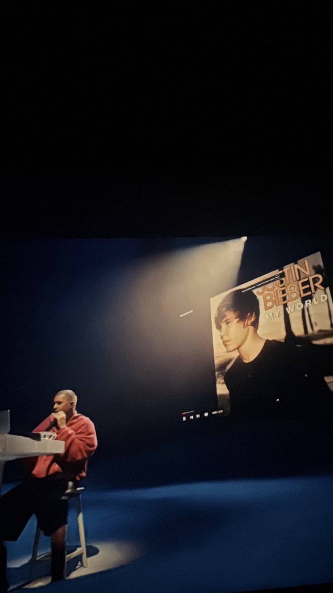 carolinarr24's tweet photo. My man 💜 #BIEBERCHELLA https://t.co/BF8ToIYVFx