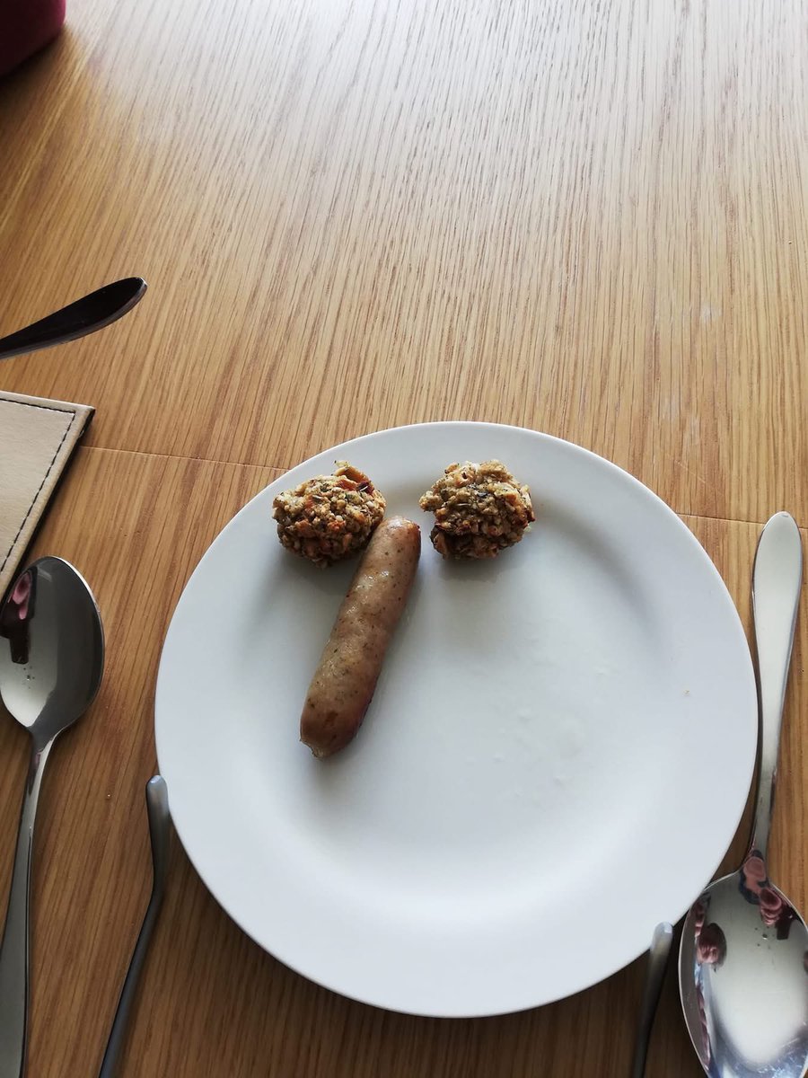 Laird_of_Jura's tweet image. I would swear on a whole stack of Tiger Tim's Weekly that this is not a posed photo...
#leftovers