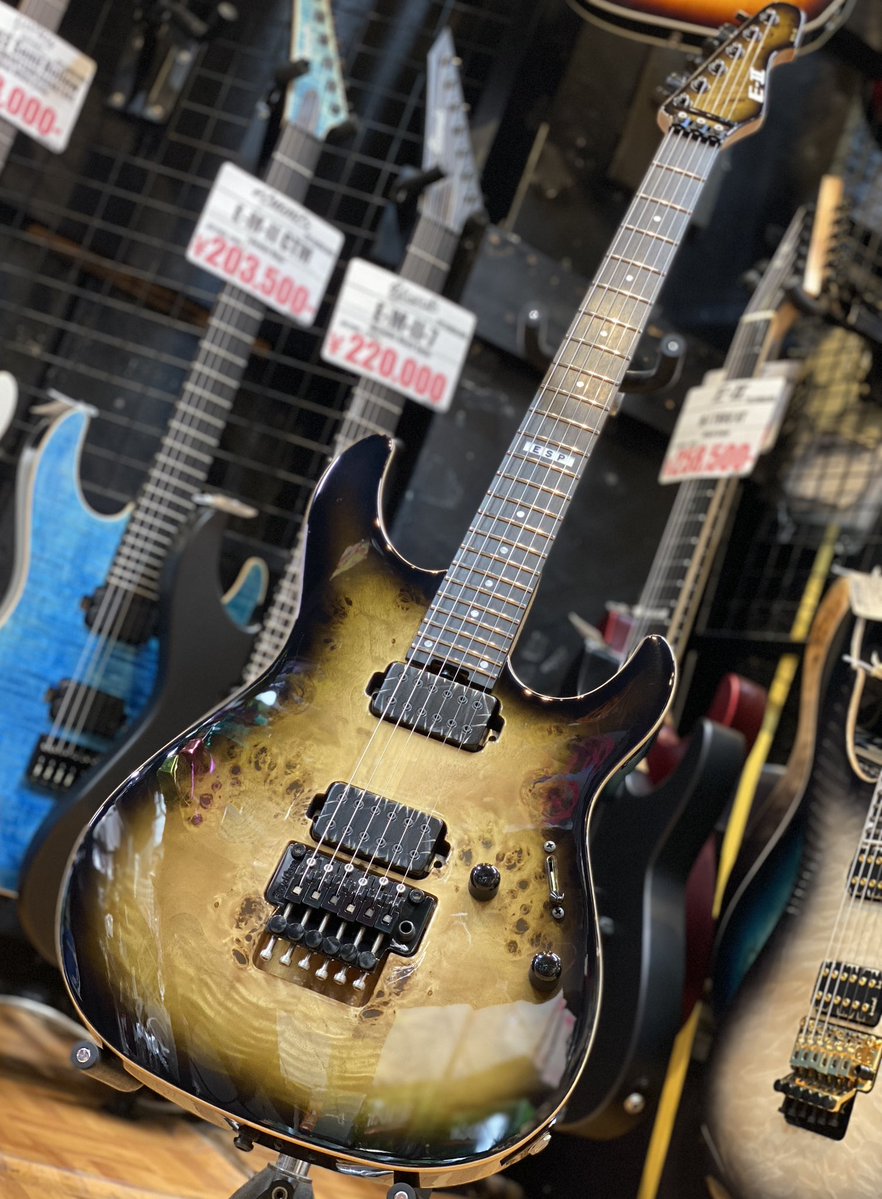 esptechhouse's tweet image. E-Ⅱ SN-2

STタイプを元に、音響特性に影響の大きいボディ下腹部を残しつつダウンサイズしたシェイプが特徴的なモデルです👀

#テクハスタッフたがわ
#御茶ノ水 #ESP #ギター #エレキギター