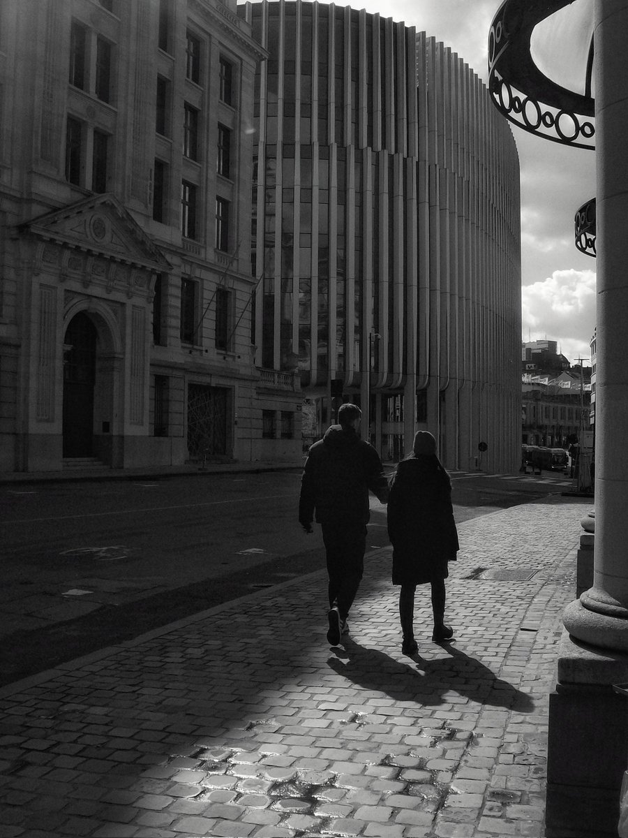 93DWTW's tweet image. human connection.

#brussels #belgium #streetphotography #lofistreet #monochrome