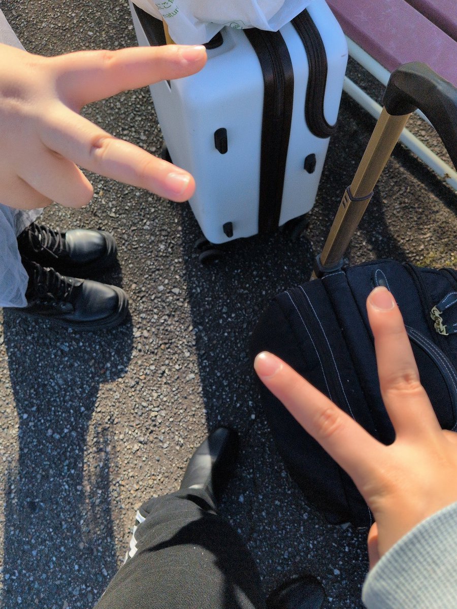 アユメ tweet media