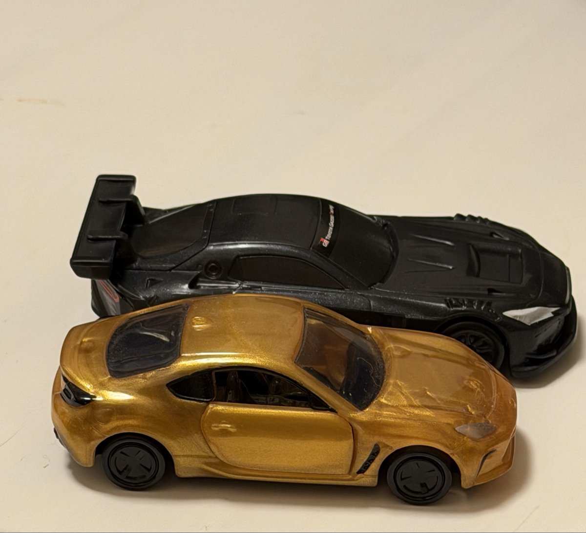 YellowCOPEN_GR's tweet photo. 実際並べたらこれ位違うのかなぁ？
#GT3
#GR86
#ハッピーセット
#トミカ
#マクドナルド https://t.co/566N2X2hJx