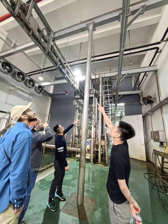 Hongwen_Machine's tweet image. We were honored to host a key U.S. partner at Hongwen Machinery this week. After touring our manufacturing workshop and a modern hygiene plant, we’re now negotiating a massive turnkey cattle slaughterhouse in U.S.A.
#MeatProcessing #NewYorkBusiness  #CattleAbattoir  #USDA