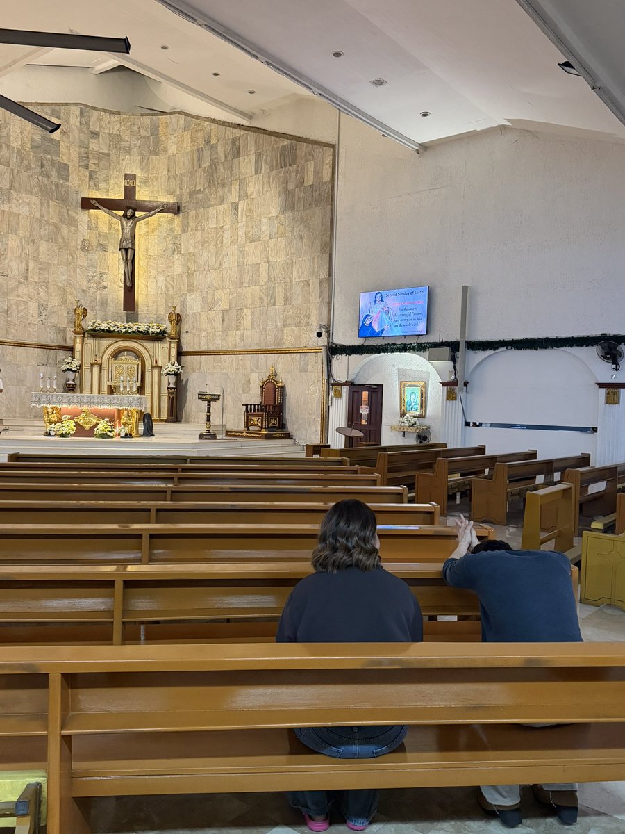 cartonstarlite's tweet photo. Carmelle &amp; Anton went to church right after their successful fanmeet 🥹🤎 sobrang nakakaproud lang na in the middle of all their success, si God pa rin yung center ng buhay nila. As a fan, iba yung feeling—tears of joy seeing them stay grounded and faithful. 🫶✨ https://t.co/GbmwDcGfqO