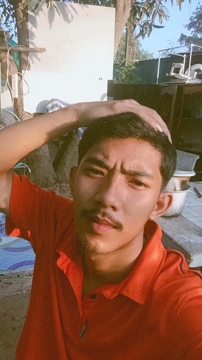 เก้า นิ้ว tweet media