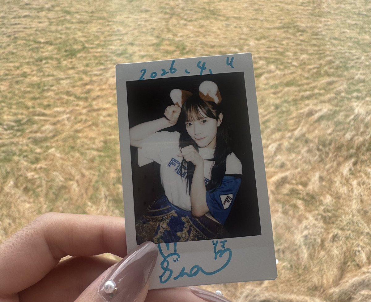 ao_Rove's tweet photo. エスコンのAppare!で見つけたりさちゃん🩵
人見知りするから初見の子の特典会行くの躊躇してたら友だちがりさちゃんのチェキ撮ってきてくれた https://t.co/IIjGpErg5X
