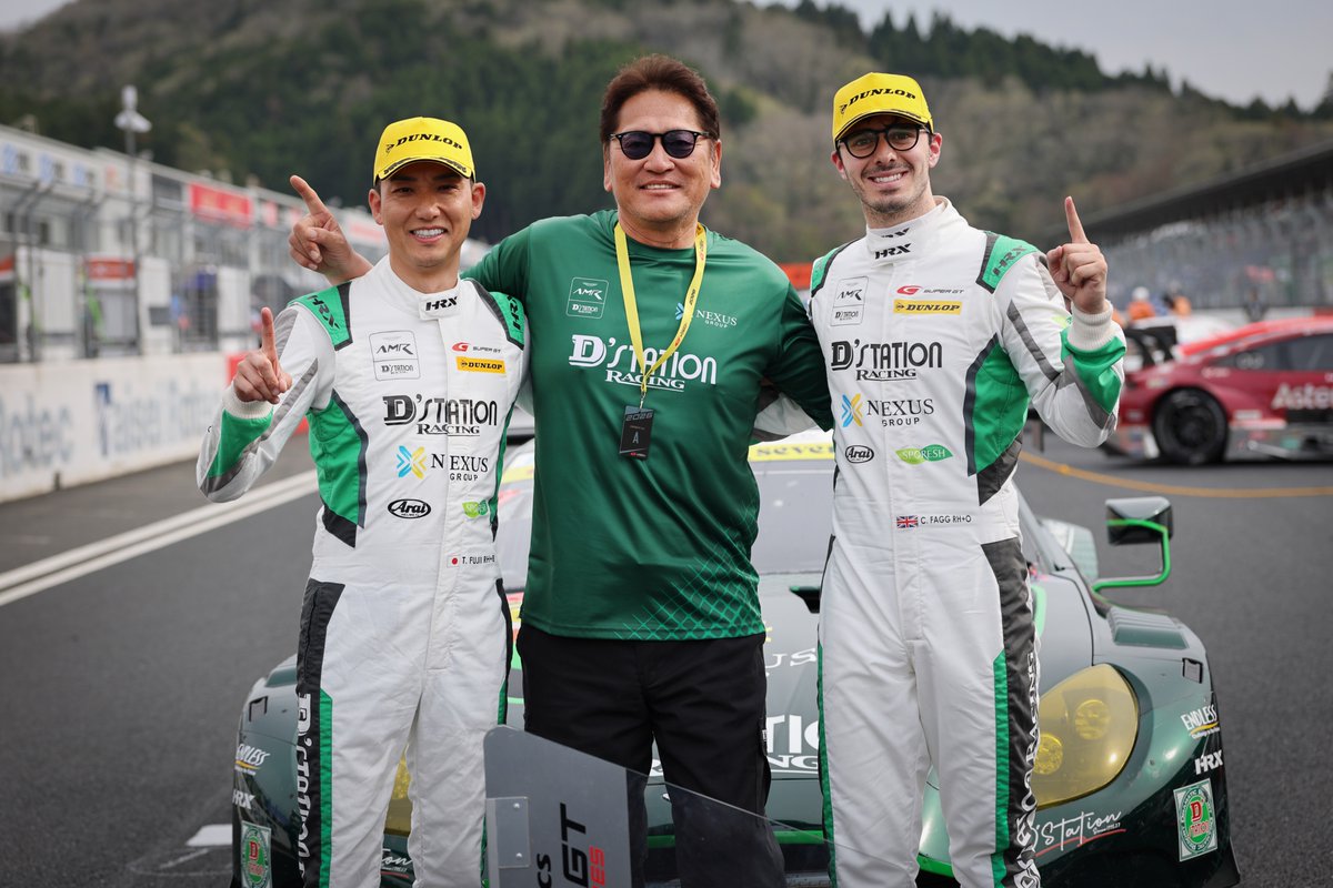 dstation_racing's tweet image. WINNER!!🏆

#SUPERGT 第1戦岡山は決勝レースが行われ
D'station Vantage GT3はトップを譲らず
ポール・トゥ・ウイン🏁
見事開幕戦で優勝を飾りました！✨️

たくさんのご声援ありがとうございました！

#DstationRacing｜#AstonMartin｜#Vantage