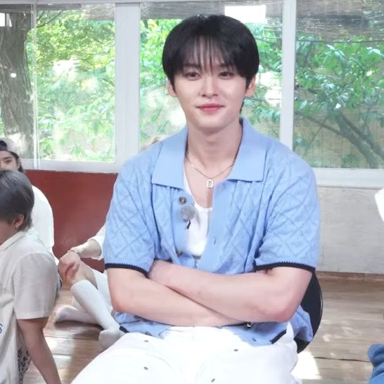 ★ 𓍢 ash tweet media