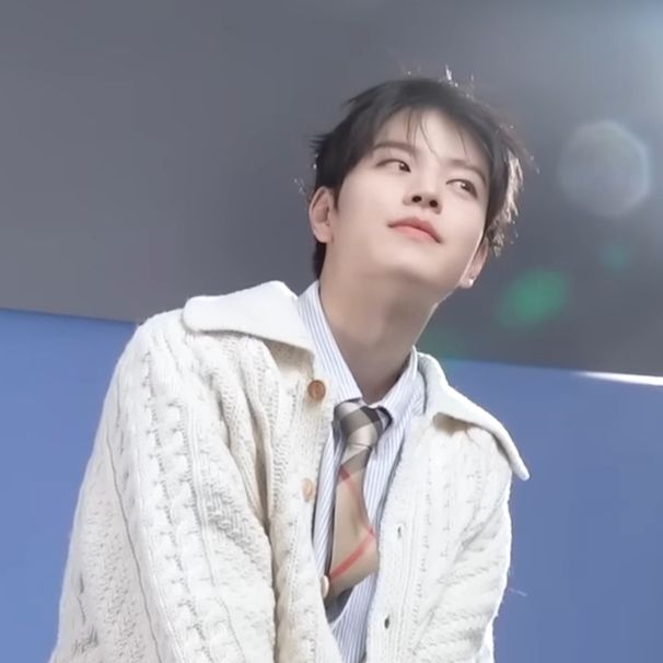 ★ 𓍢 ash tweet media