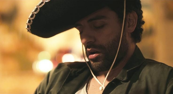 I love this silly man

#oscarisaac