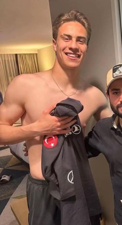 SexyFootballers tweet media