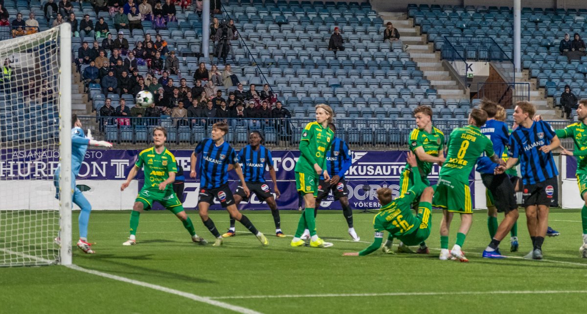 AkustiSalonen's tweet photo. @FCInterTurku dramaattisesti voittoon viimeisellä mahdollisella hetkellä. Ilves kotimatkalle saaliitta.

Linkistä ottelun kuviin:

https://t.co/1IijFp5Vvx

#FCInterTurku #Ilves #Veikkausliiga >#sportphotography #suomifutis https://t.co/DDmKLExqfv