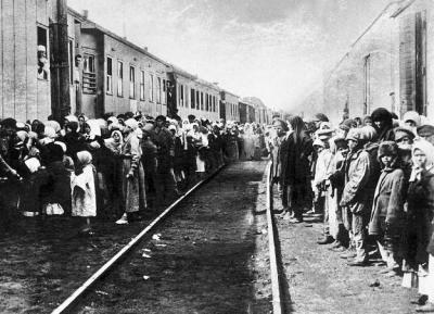 Alicja322's tweet photo. #EchoHistorii
12 IV 1940- Sowieci przeprowadzili druga masową deportację polskiej ludności w głąb ZSRR. Szacuje się, że wywiezionych zostało, głównie do Kazachstanu, około 61 tysięcy osób.
#Sybiracy https://t.co/Si8JZ6N1E1