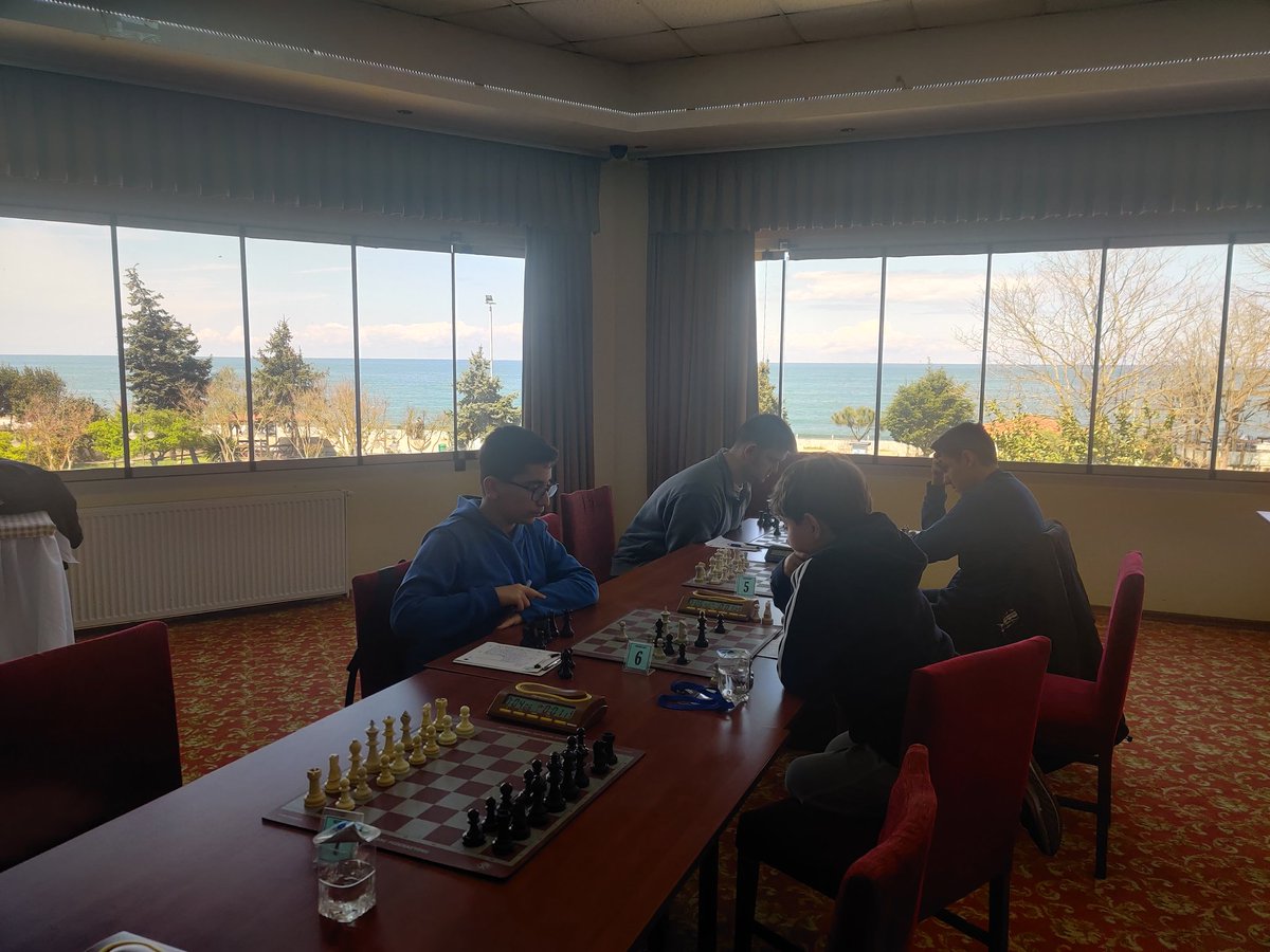 duzce_tsf's tweet photo. Akçakoca Bey satranç turnuvası, 4. Tur heyecanı ile devam ediyor...🎸🏆🥁 https://t.co/rEnqEs9n7k