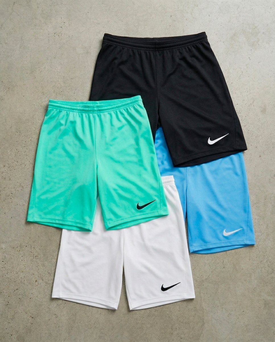_PointDePenalty's tweet photo. Les shorts Nike en promo à 10€ dispo dans toutes les couleurs c'est OUI !

Lien (code PDP10) https://t.co/U3Gn9XxbMc https://t.co/d7BfgZdWrI