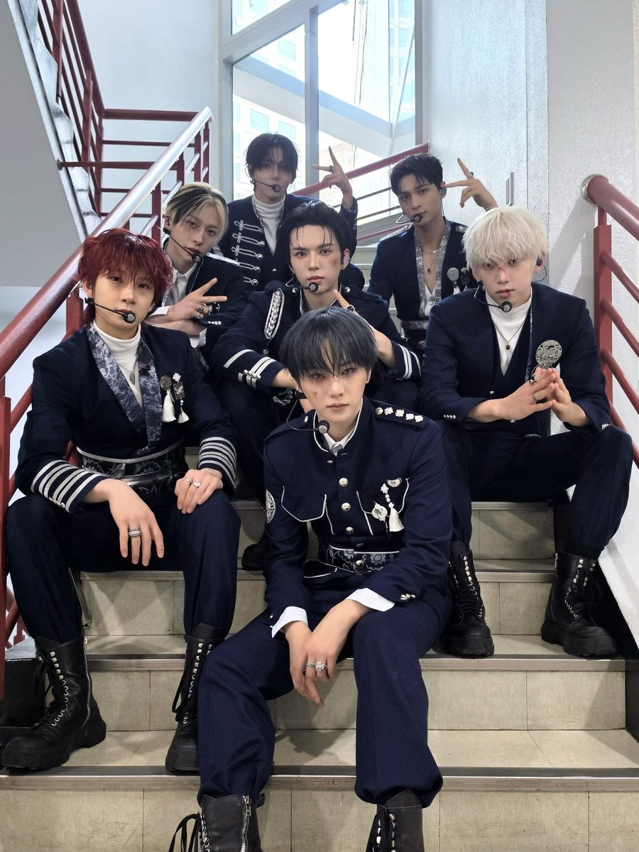 _AMPERSANDONE_'s tweet photo. [📸] 260412 SBS 인기가요

#앰퍼샌드원 #AMPERSANDONE #DEFINITION #GOD https://t.co/xCCSZPcWBM