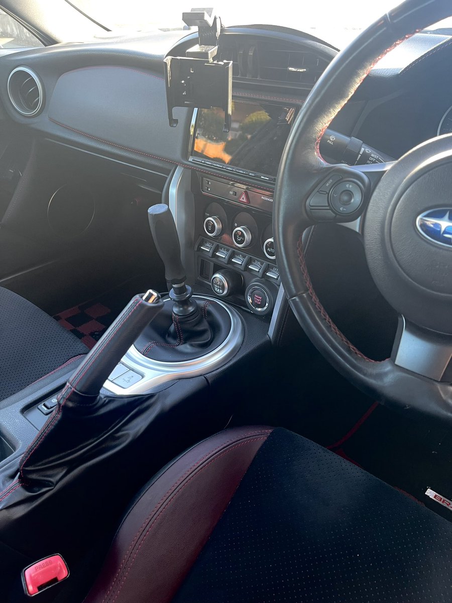 純正シフトノブ
ボロボロだから変えた
シフトパターン代わりにする