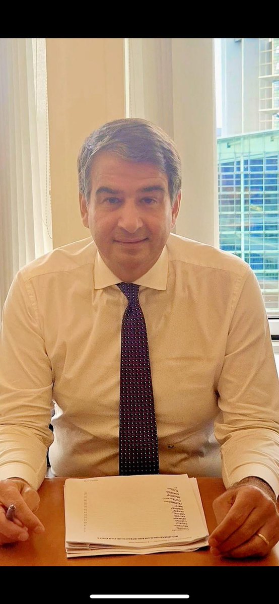 RaffaeleFitto's tweet image. 🇪🇺 Domani a #Bruxelles per la riunione del Collegio dei Commissari.
Da martedì diversi incontri.
Giovedì sarò a #Roma per alcuni eventi istituzionali.
Vi terrò aggiornati. Buona domenica.

🇬🇧 Tomorrow in #Brussels for the meeting of the College of Commissioners.
From Tuesday,