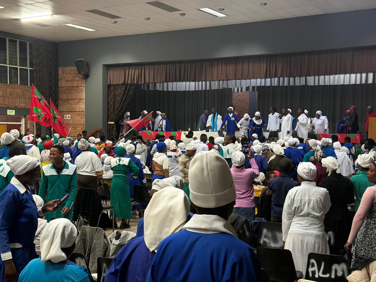 EFF_Limpopo's tweet image. ♦️In Pictures♦️

The EFF Limpopo Provincial Chairperson, Lawrence Mapoulo, together with Polokwane Elections Coordinator, Fighter Thapelo Rakoma, addressed congregants during a night prayer held at Westenburg Hall in Polokwane last night.
