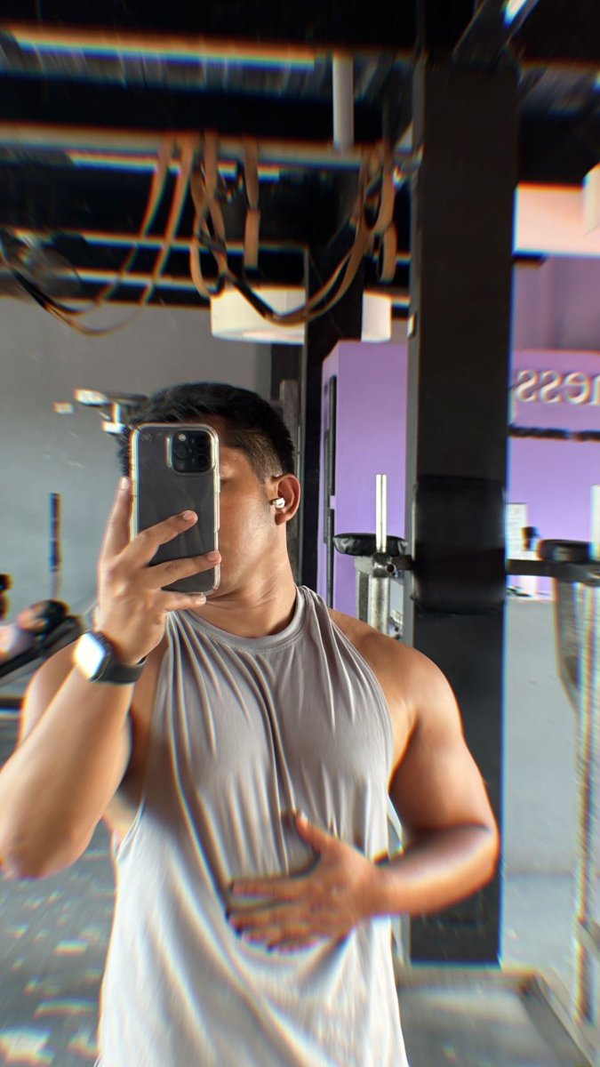 regbvargas's tweet photo. Chest day! https://t.co/s3Slu7u6R2