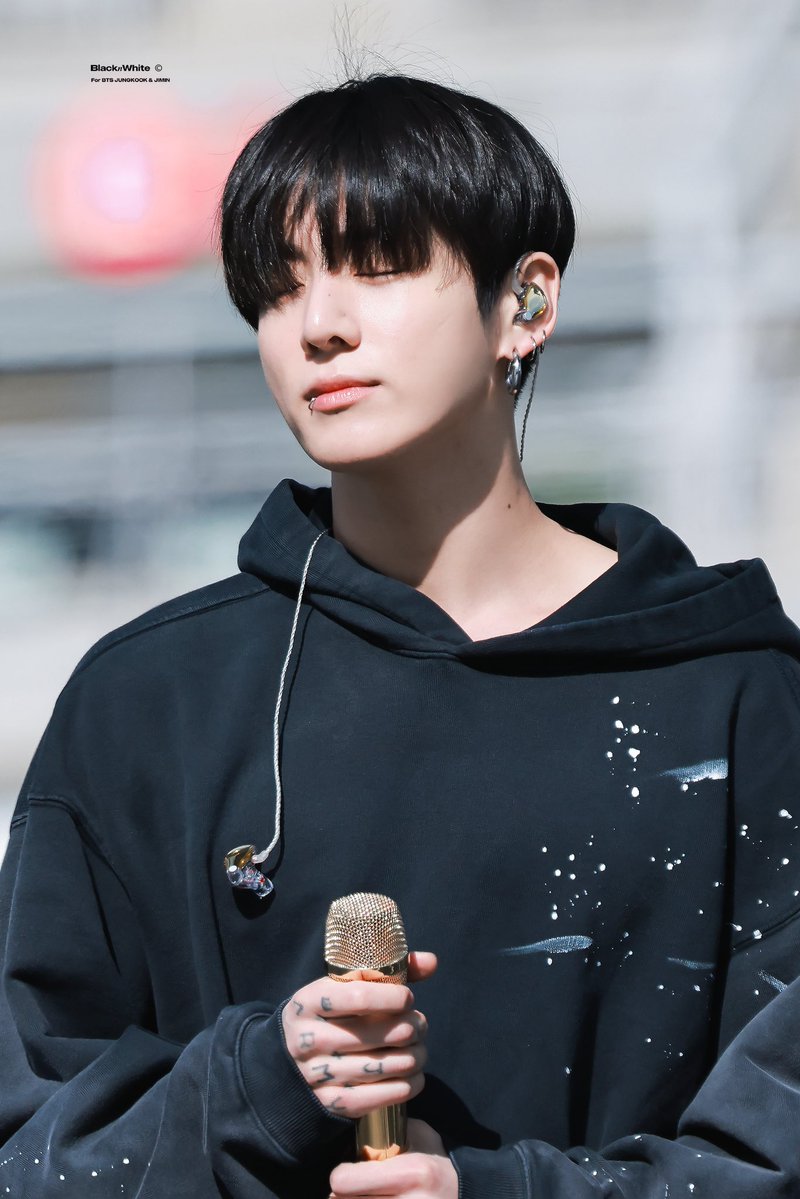 BLACK N WHITE tweet media