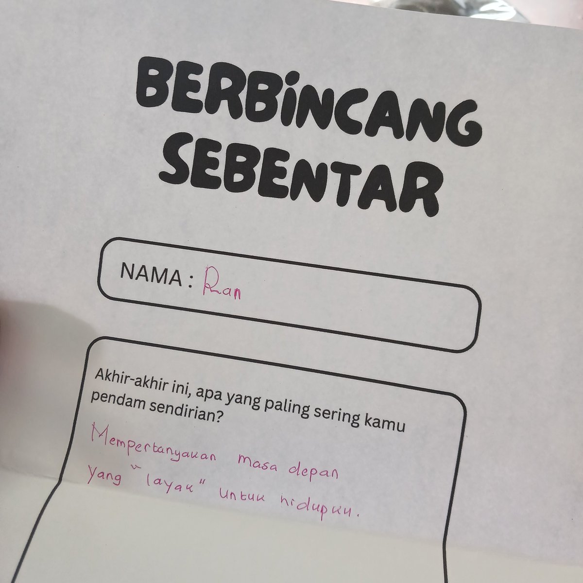 Berbincangs_id's tweet photo. Salah satu teman tadi datang menemui saya dan bercerita tentang apa yang dia pendam perihal masa depan yang layak bagi dirinya.

#berbincangsebentar https://t.co/xzAJ4uWmxf
